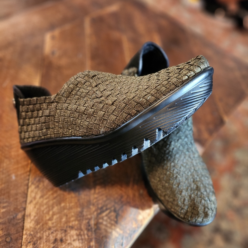 New Bernie Mev New York Slip Ons